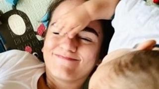 Дъщерята на Гълъб Донев изненада с какво храни злоядото му внуче ВИДЕО