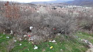 Мъж излезе на разходка в Пещера и избесня: Вижте се! Срам и позор! СНИМКИ