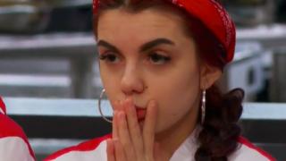 Най-колоритната участничка в „Хелс Китчън“ срази шеф Ангелов, не знае откъде му дойде