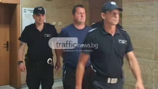 Кървавият полицай от Милево го закъса здраво 