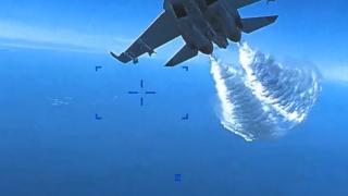 ВИДЕО показва сблъсъка между руските Су-27 и американския дрон над Черно море 