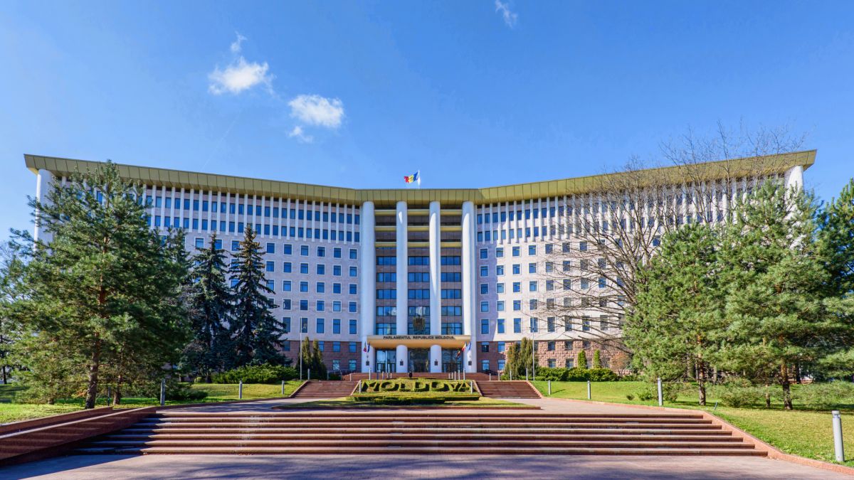 Решено: Молдова се отрече от езика си 