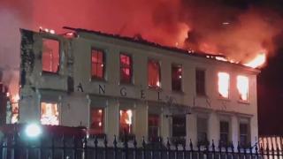 Пламна 400-годишен хотел, пълен с украински бежанци ВИДЕО 