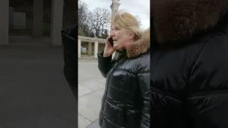 Скандал: Татяна Кристи подгони с крясъци и среден пръст активист на "Възраждане" заради... ВИДЕО