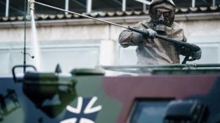 Проверка в Бундесвера: Пълен с неонацисти, порутени казарми, липса на танкове  