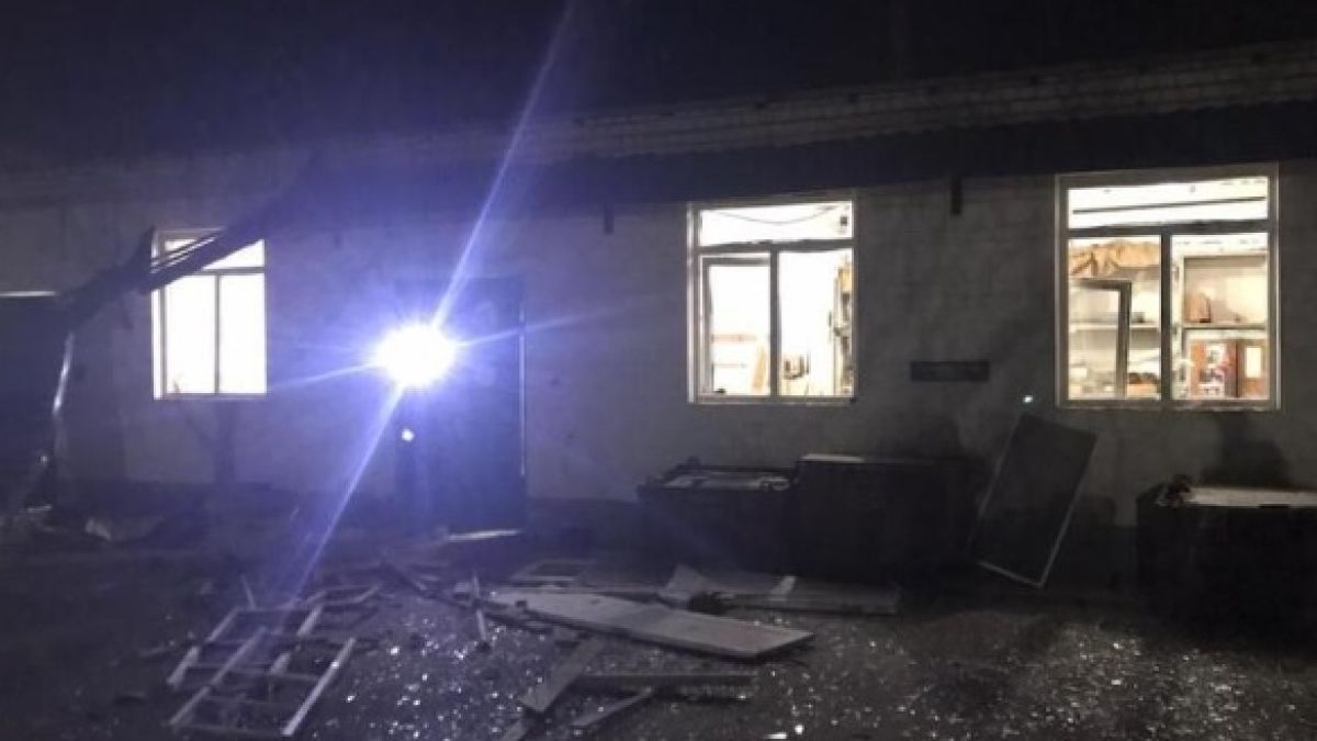 Крим подложен на нощна украинска атака с дронове, ехтят експлозии и стрелба ВИДЕО