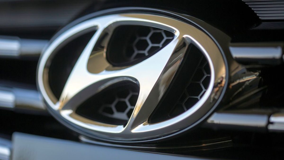 Hyundai пуска малък и евтин кросоувър за под 15 000 лева Първа СНИМКА
