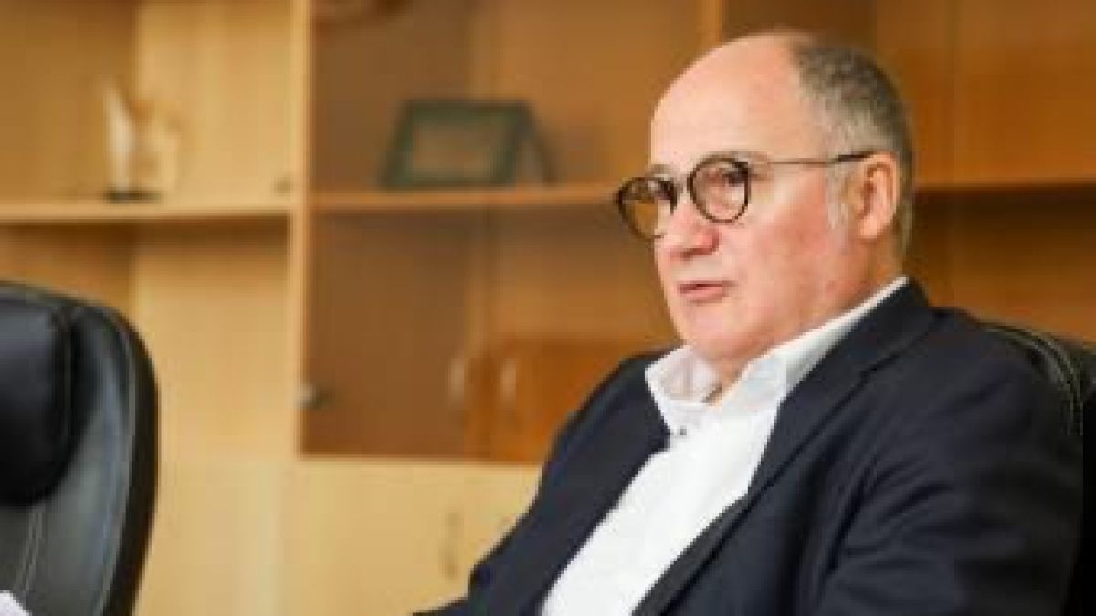 Николай Каварджиклиев с ключов въпрос за министър Велкова