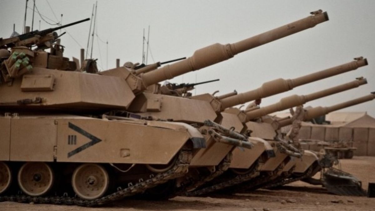 АР: Пентагонът изпраща в Украйна вехти танкове Abrams M1A1 вместо нови с обяснението, че...