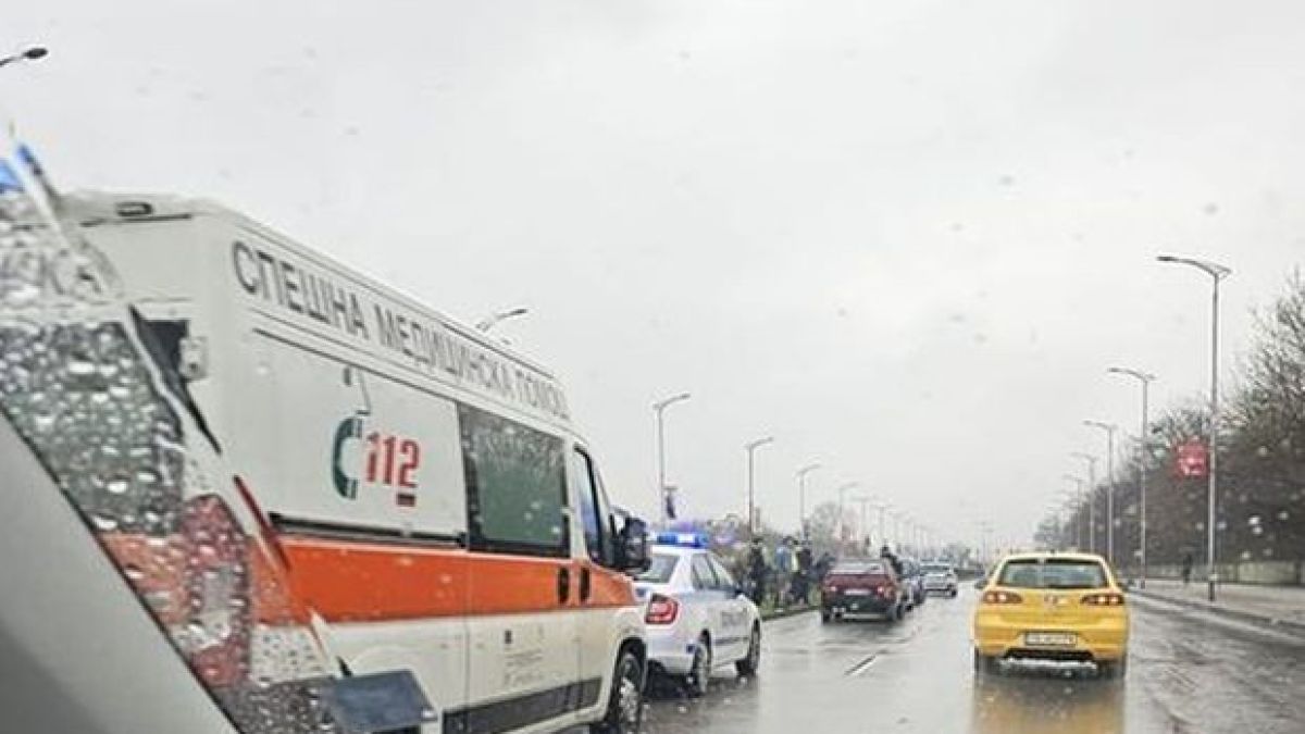 Агресивен баща би шамари на млад шофьор, причинил верижна катастрофа в Пловдив