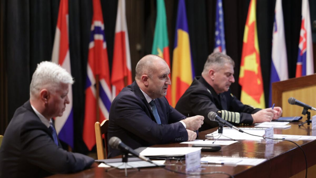 Радев: България ще поставя условие продадените снаряди да не бъдат давани на Киев