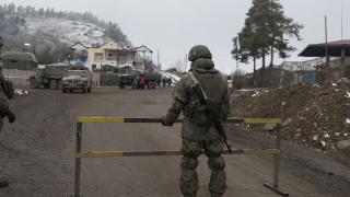 Армения трескаво прехвърля войски към границата с Азербайджан 