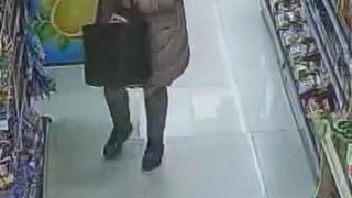 Жена на средна възраст се изложи с грозна постъпка в Бургас ВИДЕО