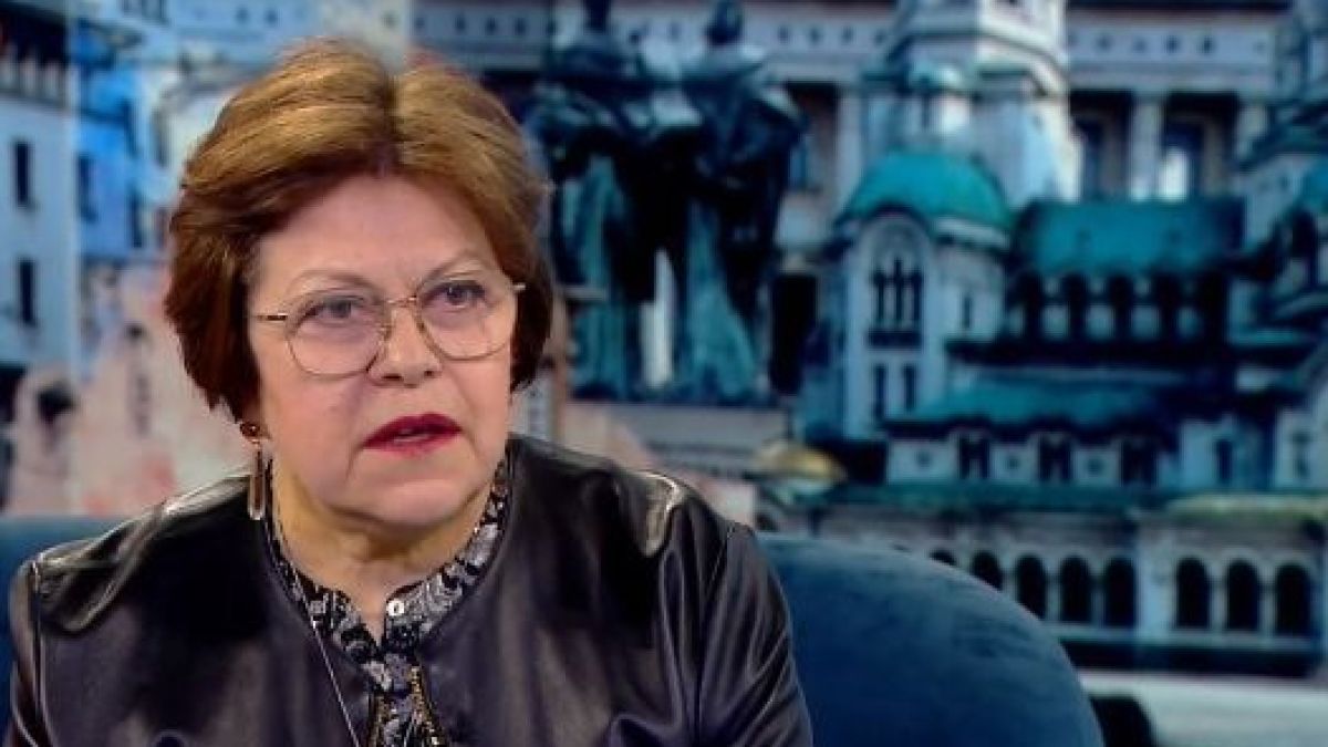 Не се стърпя: Татяна Дончева се облече като Нинова и Борисов СНИМКИ
