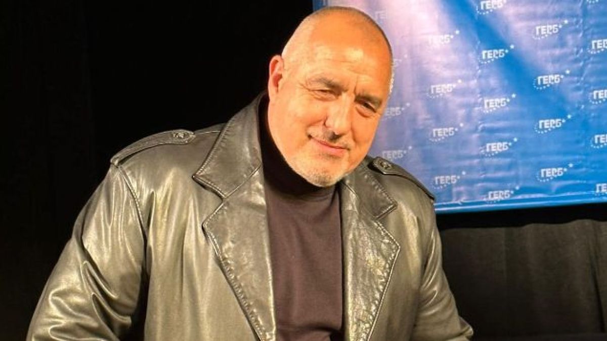 Делян Добрев разкри защо Борисов пак облече легендарния си кожен шлифер 