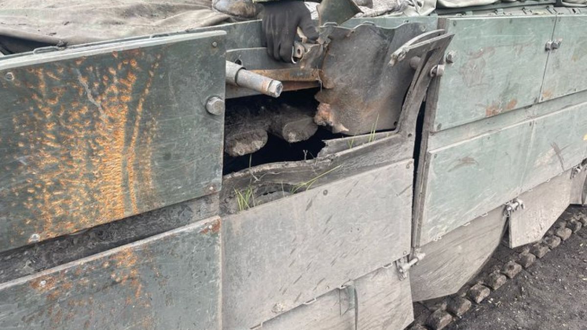 Танк Т-90М "Пробив" оцеля при пряко попадение от РПГ-7, без да получи и най-малки щети СНИМКА