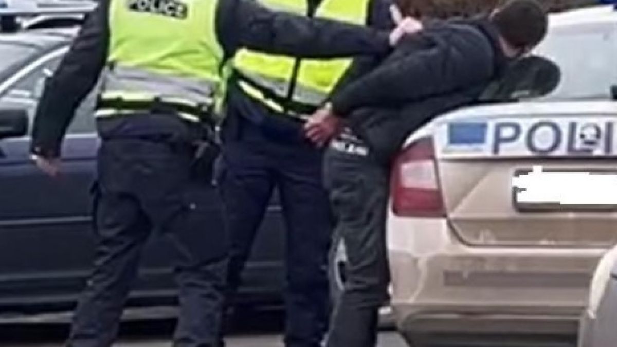 Ето кой известен злодей арестуваха да кара пиян в насрещното на АМ "Тракия"
