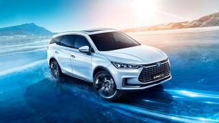 Китайска автокомпания натрупа големи пачки и вече бърка в очите на Tesla