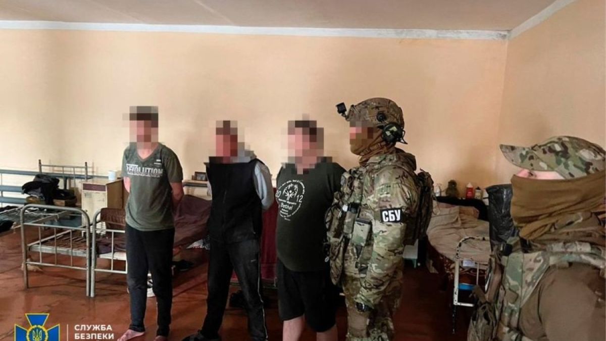 Шок! Украинци взимат пари от роднини на военнопленници, за да... СНИМКИ