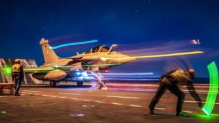 Подготовка за WW3: Френски изтребител тренира с ядрена крилата ракета СНИМКА