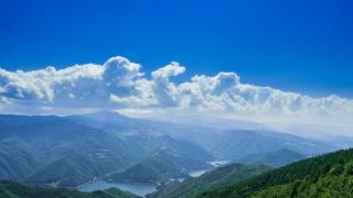 Я да видим знаете ли? Има ли населено място с буквата “Ъ”