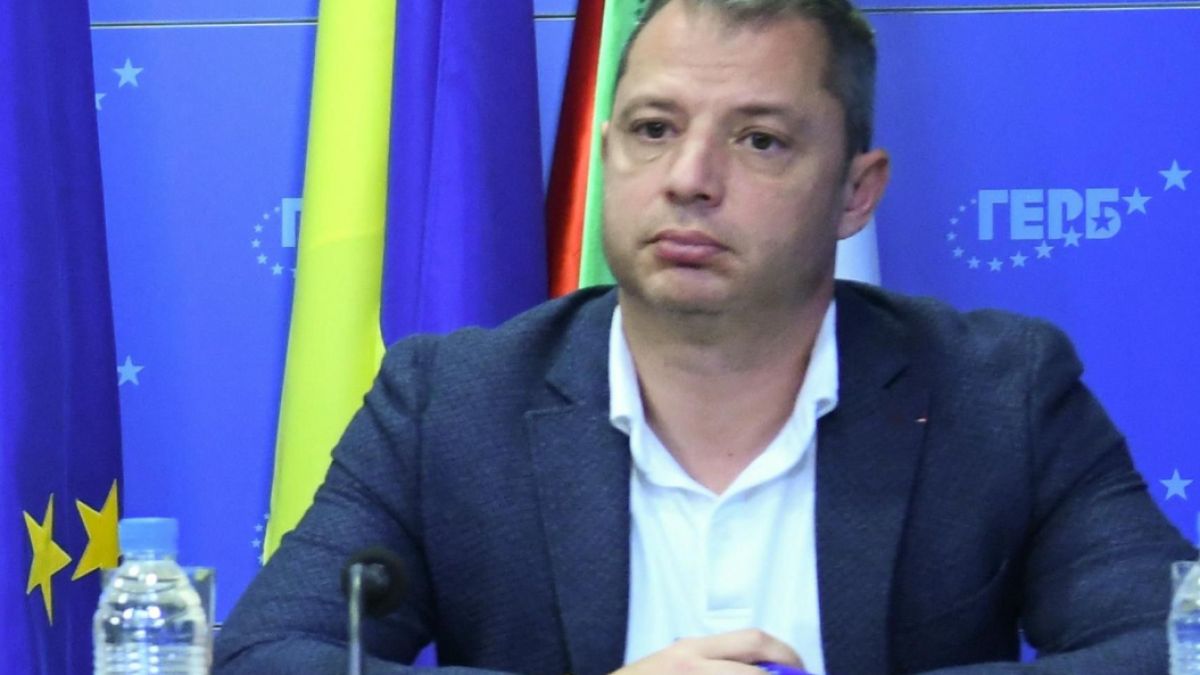 Делян Добрев с нов залп след тежката закана