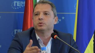 Делян Добрев подпука Асен Василев за "донос-бонус": Taзи глyпocт...