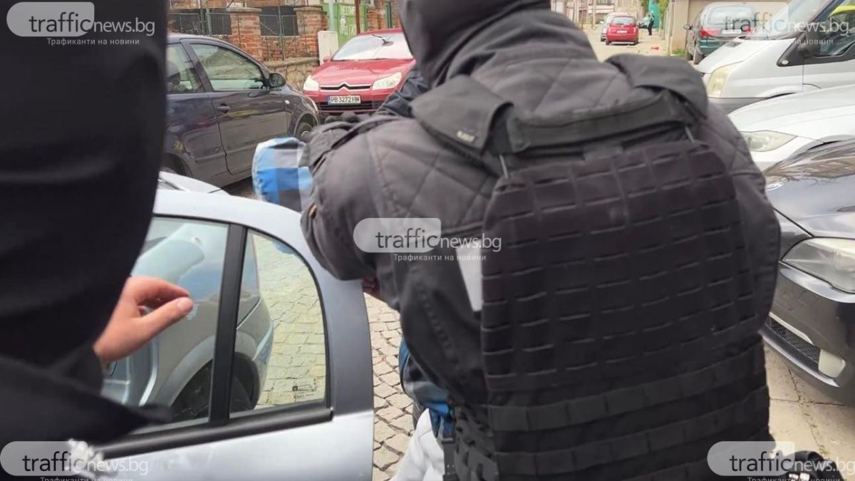 Първи СНИМКИ на 16-г. от "Столипиново", задържан бомбените атаки по школата 
