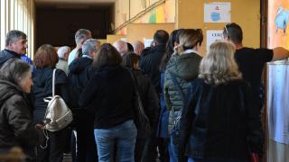 Полицаи смаяха с благородна постъпка в изборния ден СНИМКА