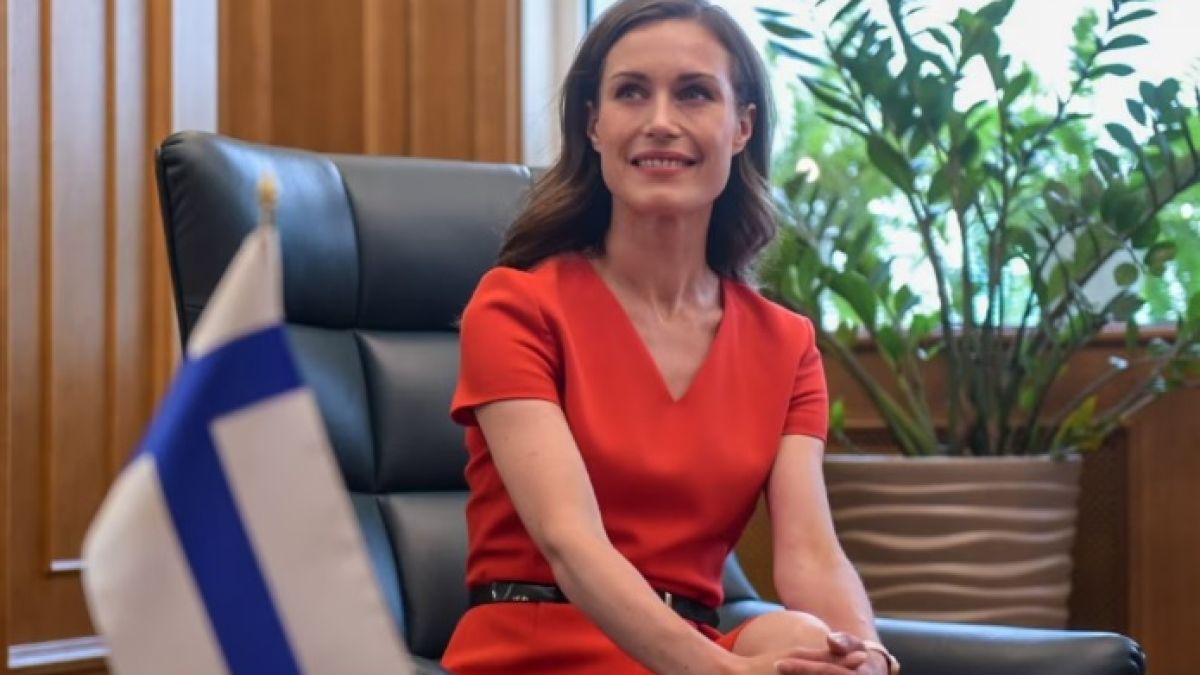 Сана Марин се провали на изборите във Финландия, на власт идва...