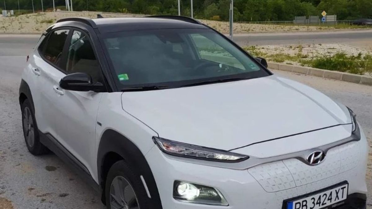 Разбра се коя е жената с новата електричка, станала жертва на нагли автоджамбази 