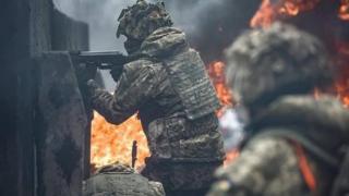ЧВК "Вагнер" изтласка ВСУ от центъра на Бахмут и сега там е "сива зона", какво се случва в нея