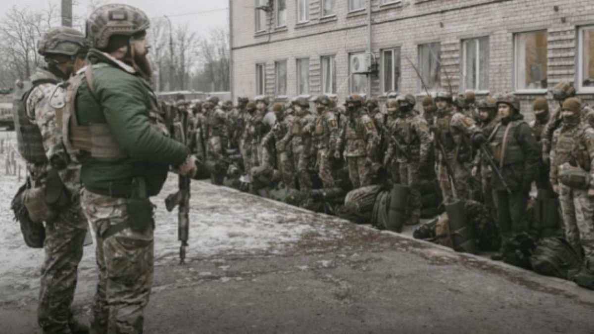 "Азов" попълни редиците си преди контранастъплението ВИДЕО