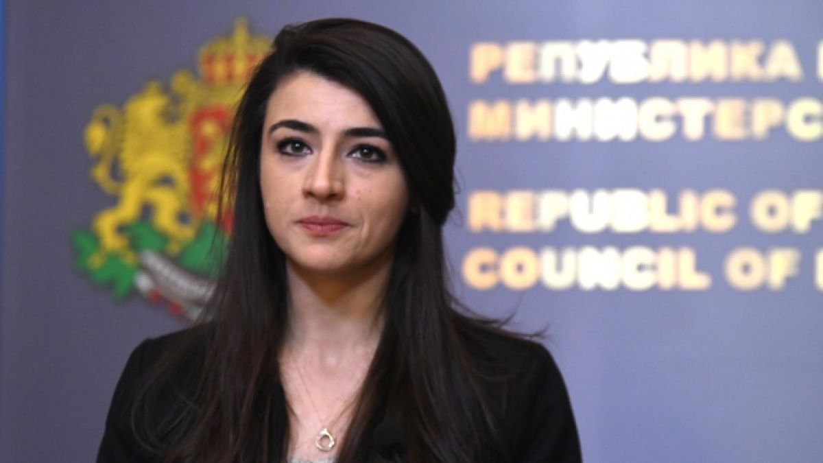 Лена Бориславова пак не провери факт в Гугъл и натопи ДСБ