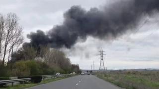 Черни облаци затиснаха Бургас, половината град е обгазен ВИДЕО 