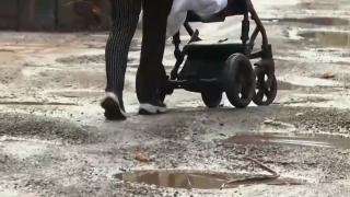 Елитен столичен квартал е като бомбардиран - да не ти се налага да буташ количка! ВИДЕО