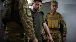 Newsweek: Зеленски обяви, че може да нареди отстъпление от Бахмут, но прехвърли отговорността на генералите
