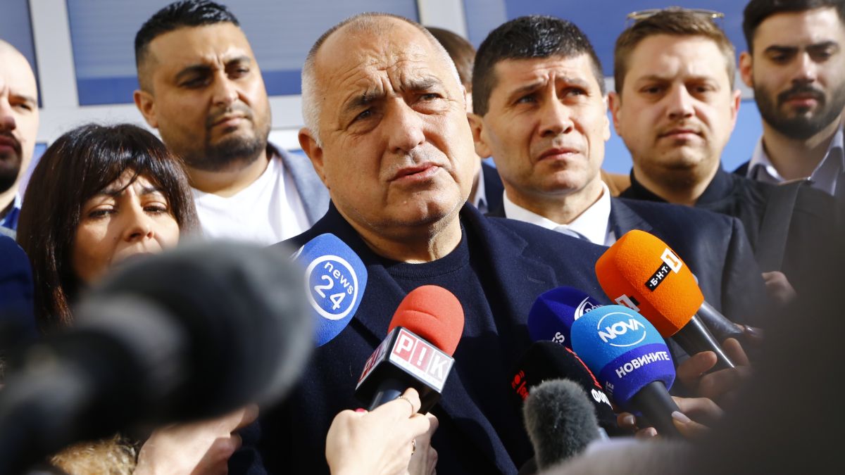 Политолог разкри схемата, под шапката на това правителство ще управляват ГЕРБ и ПП