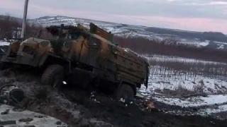 ВИДЕО от войната: Колона от турска бронирана техника бе унищожена на пътя край Бахмут