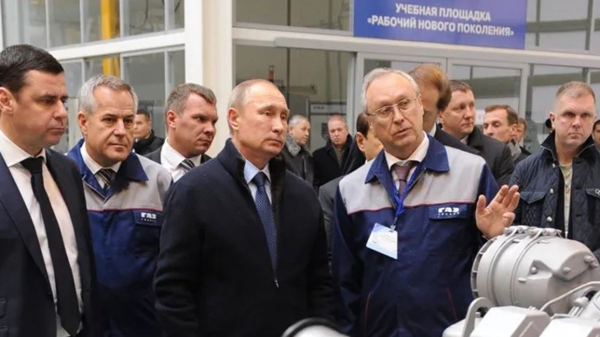 "Шпигел" гръмна: Топ мениджър от Porsche е отправил предложение до Путин