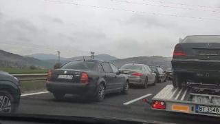 Ад на "Хемус", шофьорите си скубят косите! ВИДЕО