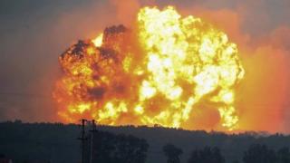 Киев съобщи за масиран руски удар с ракети Х-31 и умни авиобомби, една влетяла в огромен арсенал и...ВИДЕО
