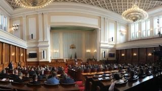 Алена с кошмарна прогноза за новия парламент, часът на свикването му ще има страшни последици за България