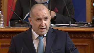 Радев каза на депутатите защо ги е свикал през Страстната седмица 