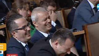 Депутати се спукаха от смях от речта на Петков, а Костадинов излезе на трибуната и... СНИМКА 