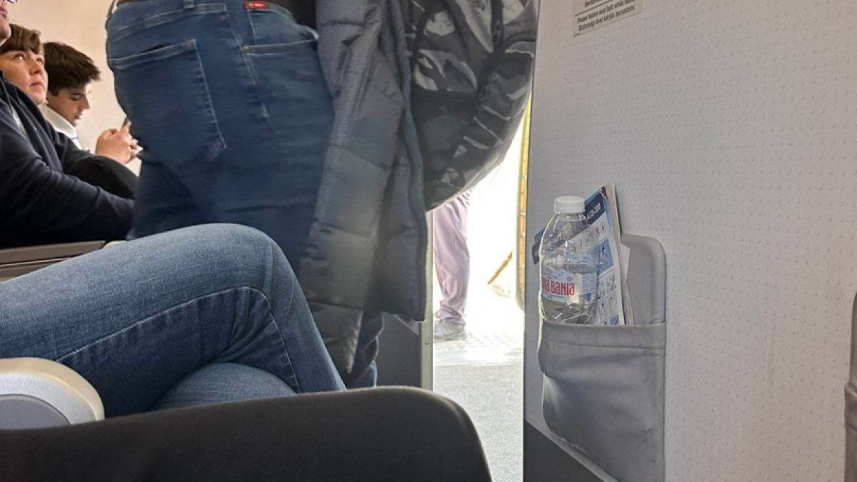 Извънредно в БЛИЦ! Жесток екшън на Летище София, задържаха двама на полет на Wizz Air СНИМКИ