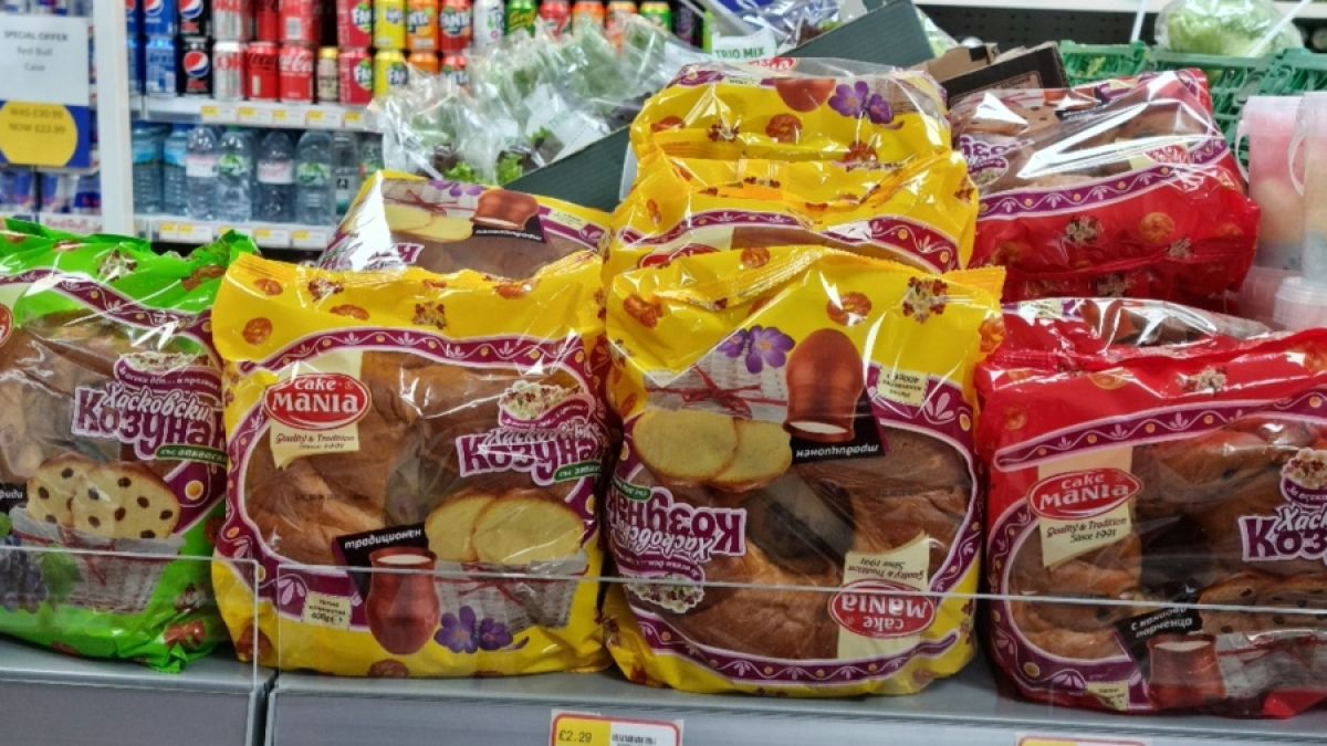 Шаш! Великобритания залята от български козунаци, а цената...