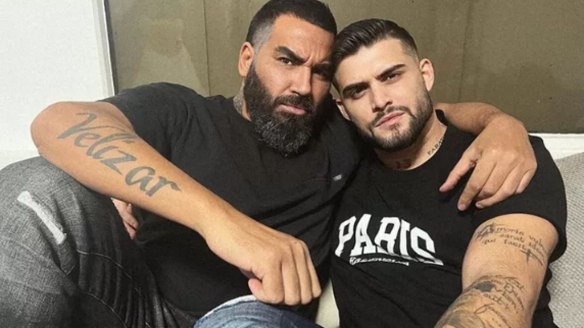 Азис и новото му гадже се пуснаха голи и показаха как се чукат СНИМКА 18+