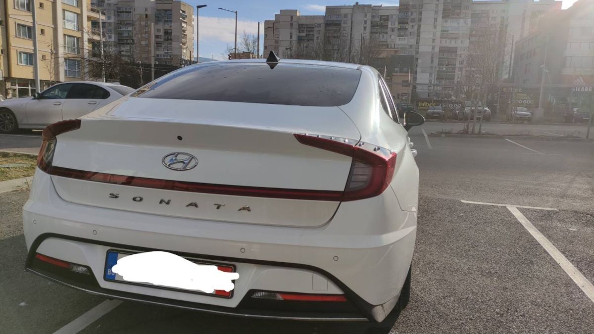 Задигнаха една от най-редките бели коли в цяла София, собственикът дава богато възнаграждение за...  СНИМКИ
