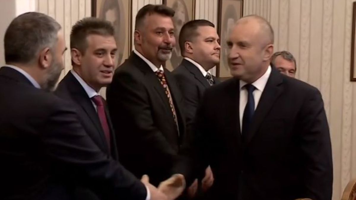 Радев поздрави хората на Слави заради сериозно постижение, пошегува се със… БЛИЦ TV